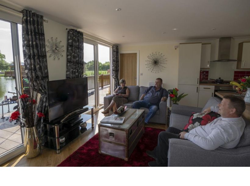 4 Berth Caravan to rent Swan Lodge Caistor Lake Lincolnshire